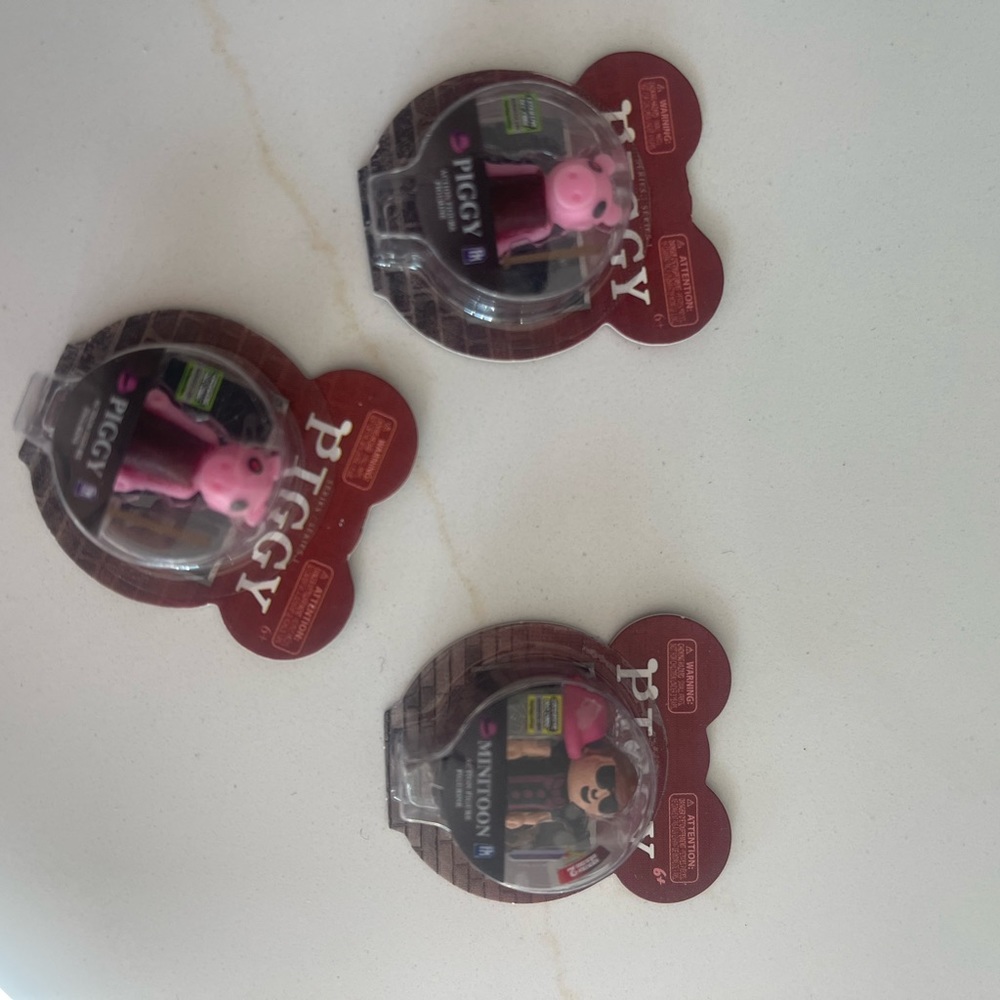 Mini Brand piggy toys (3)